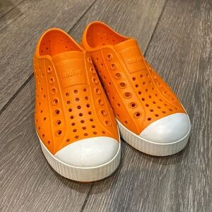 Native Jefferson Child Orange Shoes big kid C12